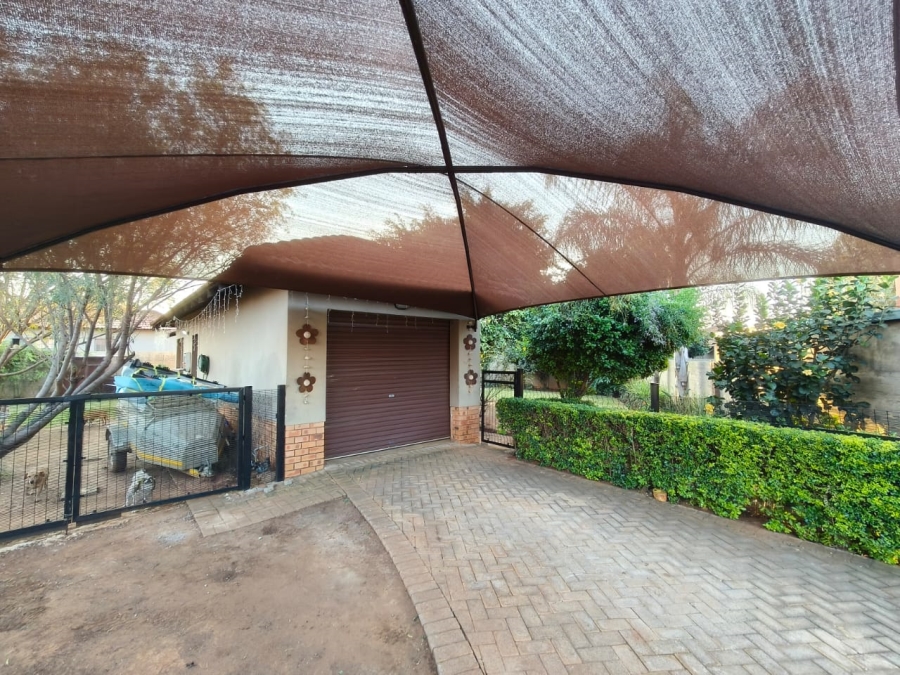 3 Bedroom Property for Sale in Hexrivier Lifestyle Estate North West